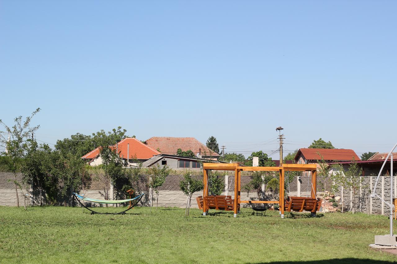 Pensiunea Gradina Verde Becicherecu Mic Ngoại thất bức ảnh
